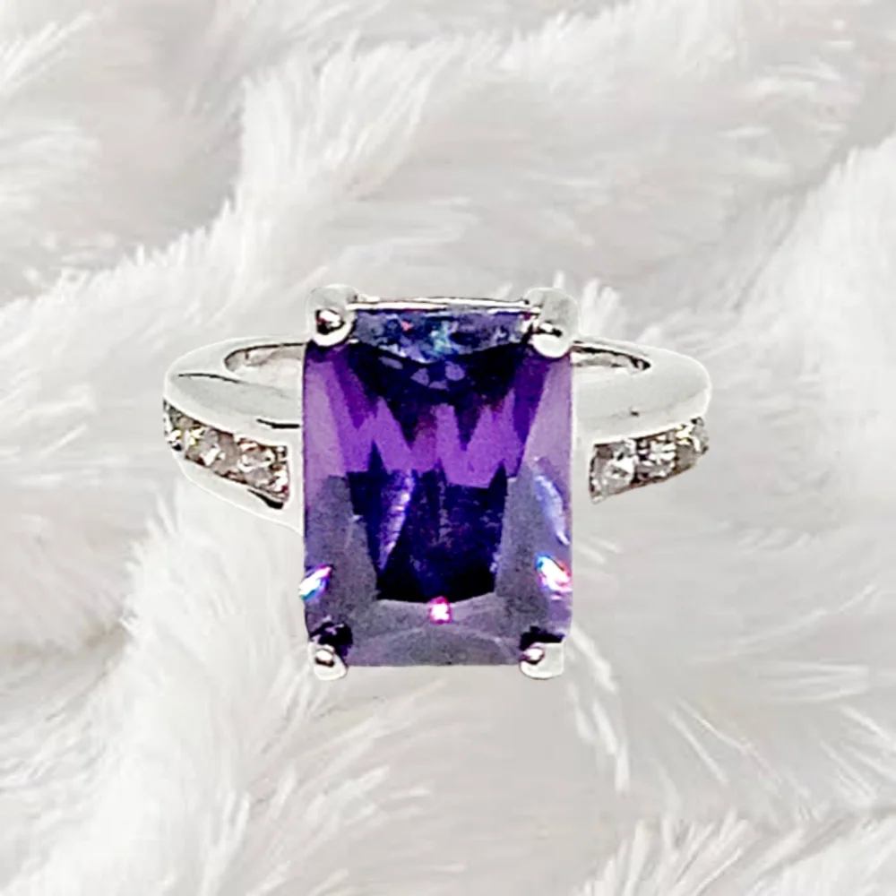 Emerald Cut Purple CZ Stone Solitaire Sterling Silver Ring. Size 6. NWOT